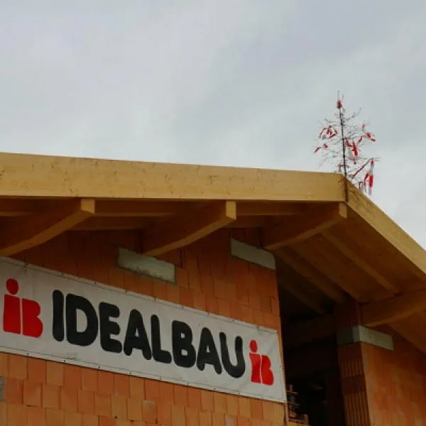 HOCHBAU HOCHBAU